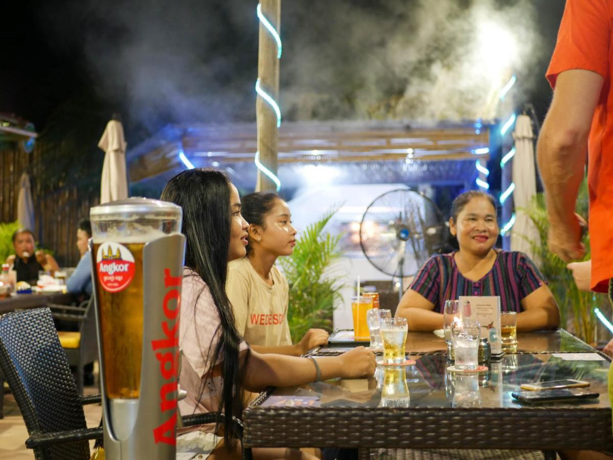 Sunset Lounge Hotel Сиханоуквил Екстериор снимка