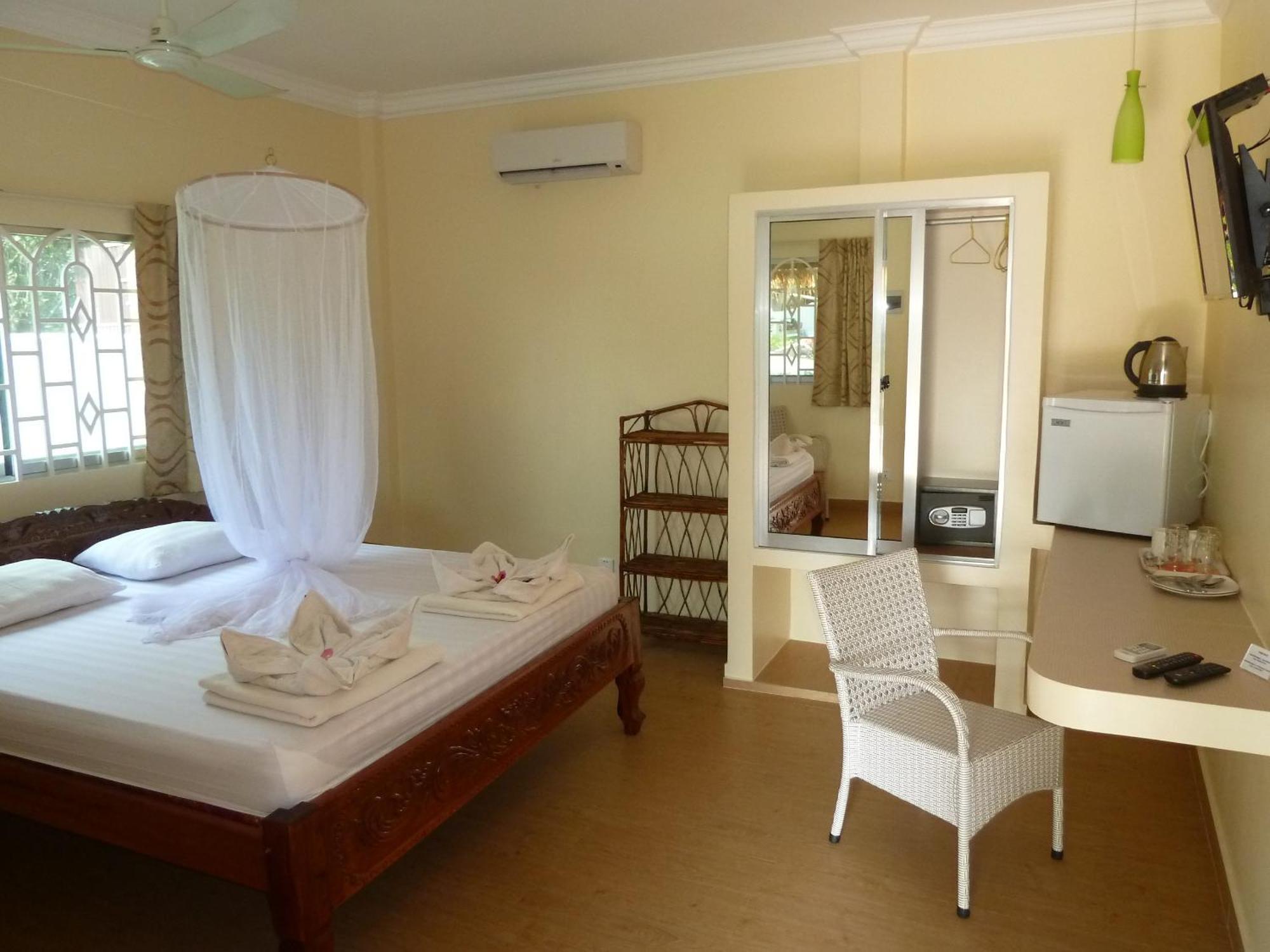 Sunset Lounge Hotel Сиханоуквил Стая снимка