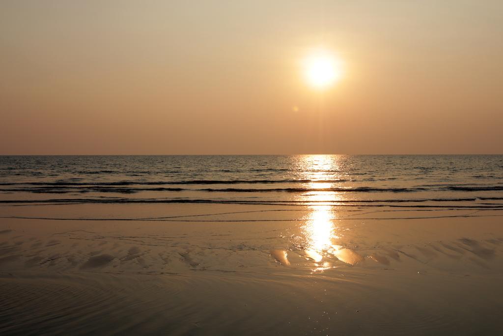 Sunset Lounge Hotel Сиханоуквил Екстериор снимка